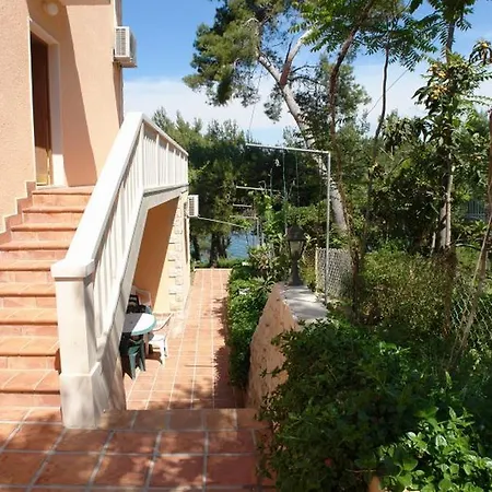 Santic 3* Postira